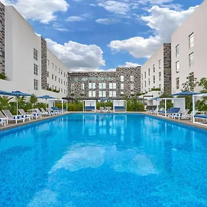 Hotel Express By Marriott Aeropuerto Riviera, Cancun