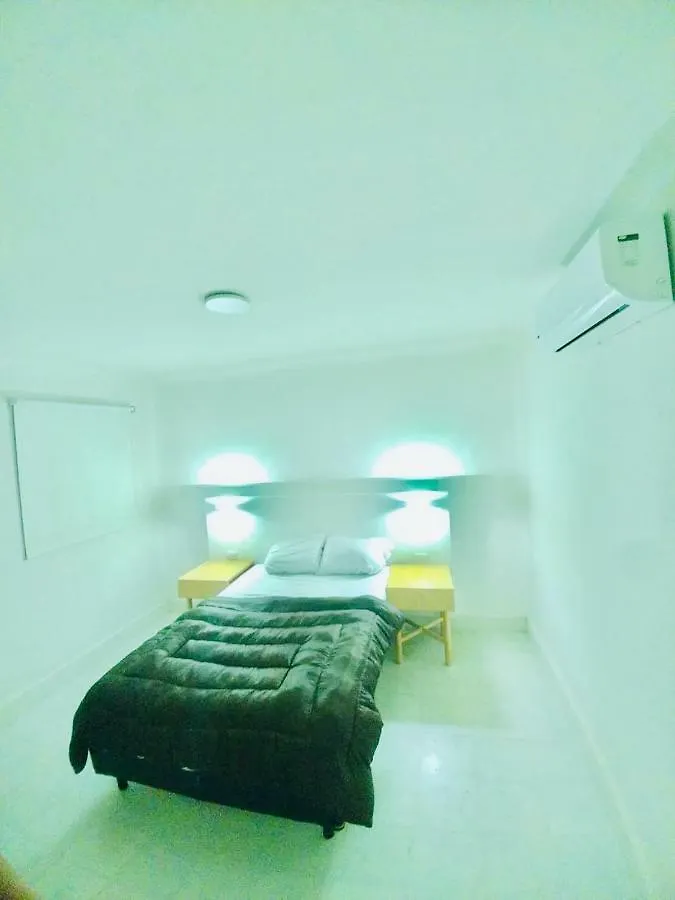 Hotel Los Naranjos Cancun Inn 4*,
